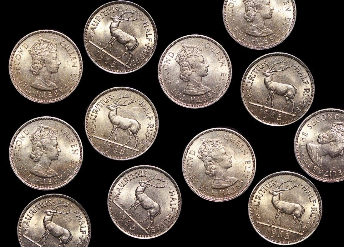 Mauritius KM37.1(U) Mauritius, Elizabeth II (1952-), Copper-Nickel 1/2 Rupee, dated 1965 β Lot of 3 representative product image