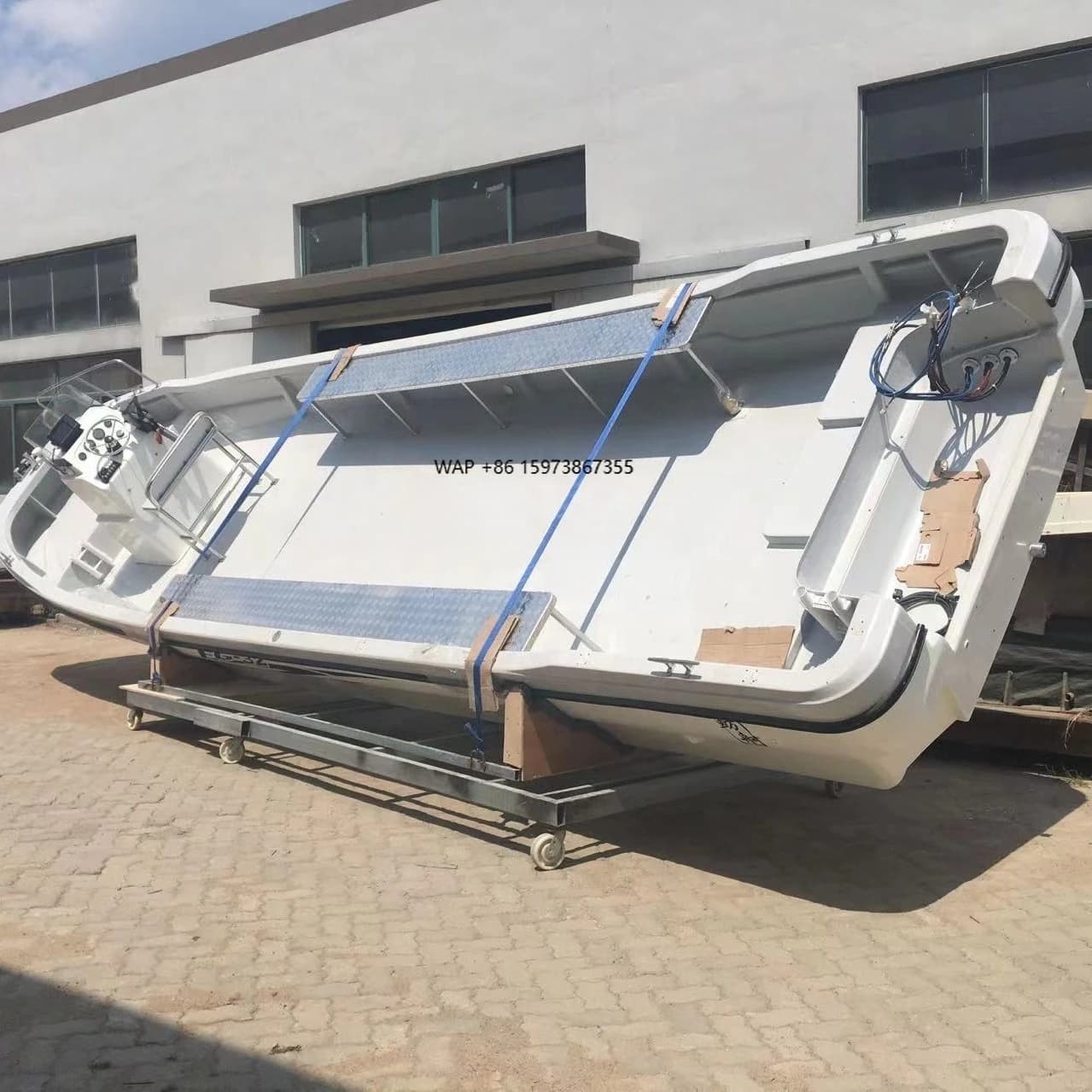 32-Foot fiberglass passenger steamer Panga fishing boat with full canopy - Image 1