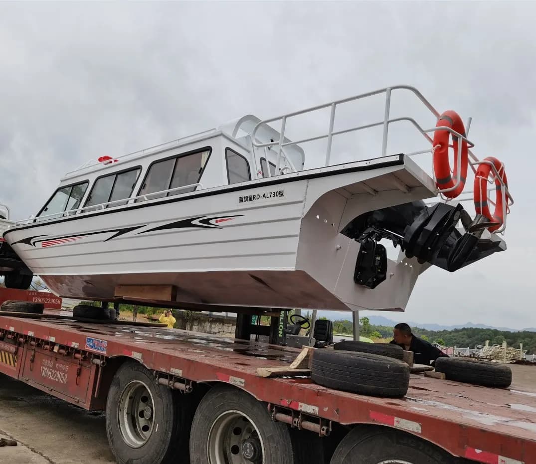 8.28m/27ft 8 Passenger Cabin Cruiser Aluminum Speed Boat 200HP Patrol Fishing Rescue Boat for Fishing Cruising Rowing Leisure - Image 5