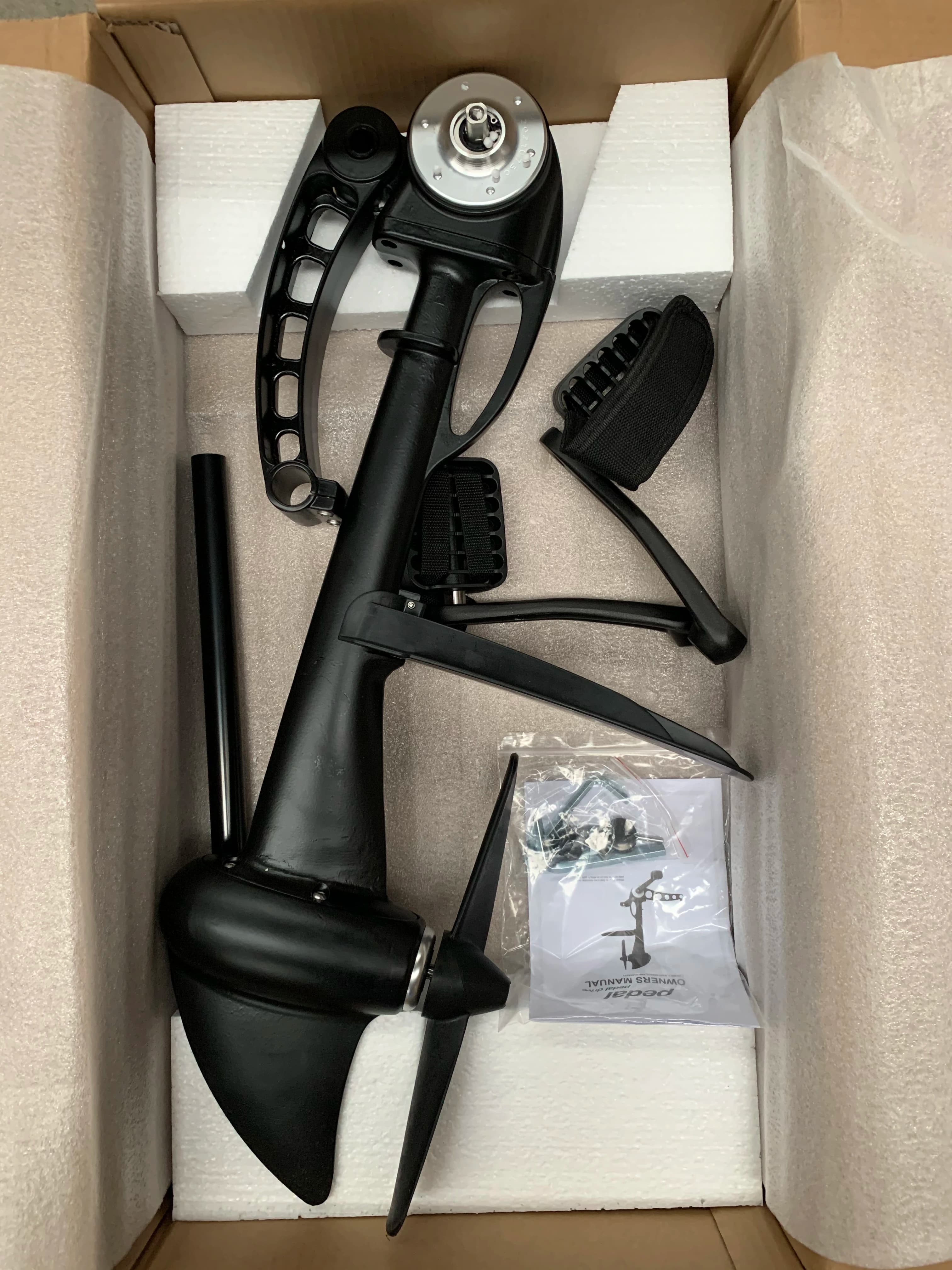 Outdoor Pedal Drive Fishing Kayak With Aluminum Hull Sailing Foot Propeller - Image 2