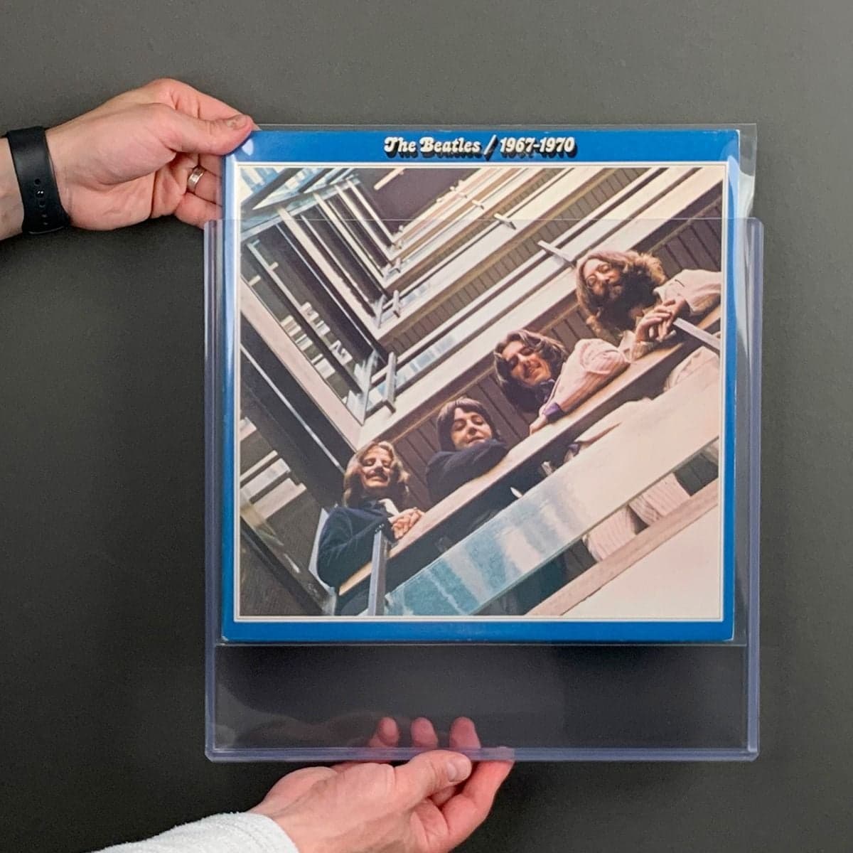 BCW 12 Inch record toloaders. 11mm opening. 5 per pack. Inserting sleeved record in holder
