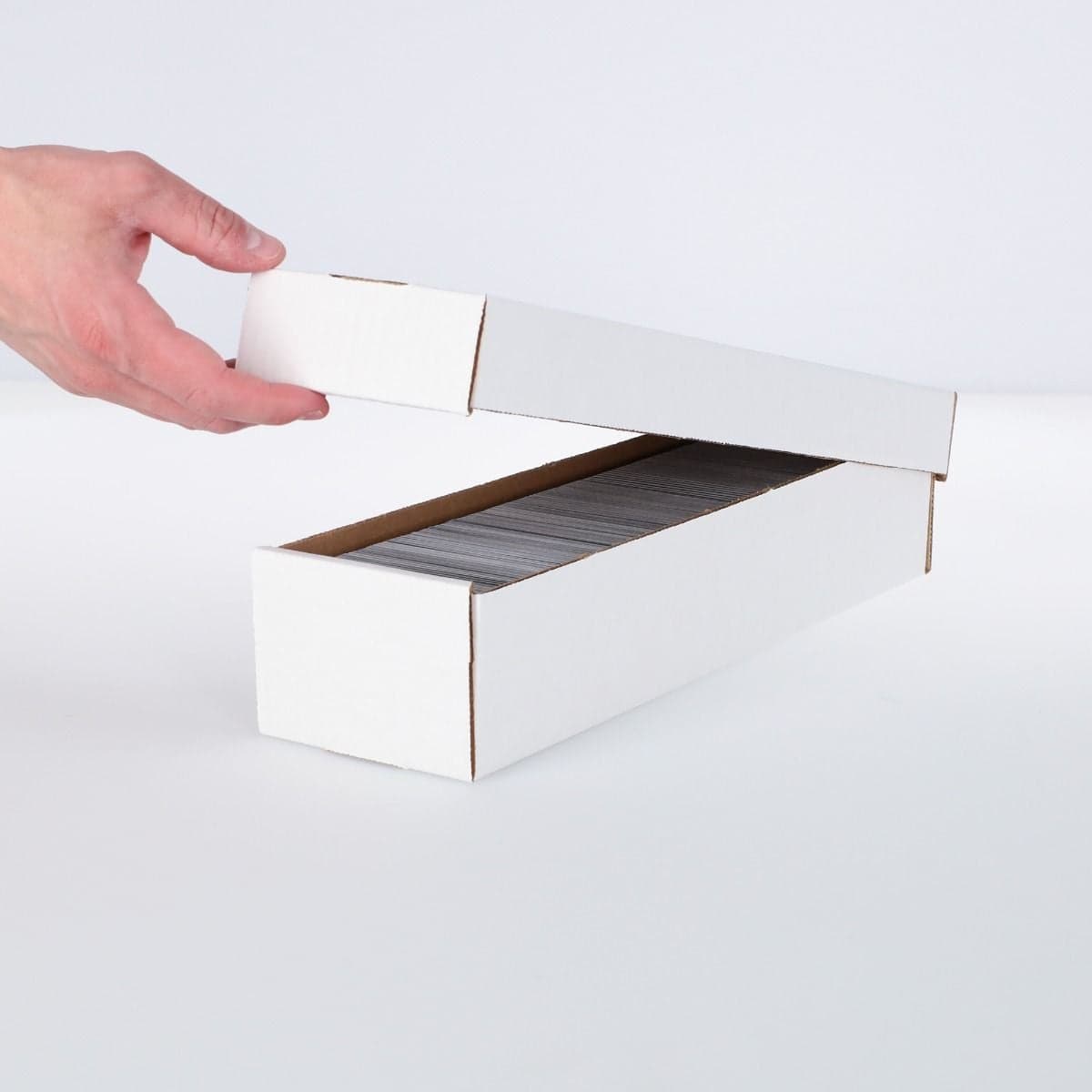 BCW 2-piece 800 count card box with cards. Removable lid