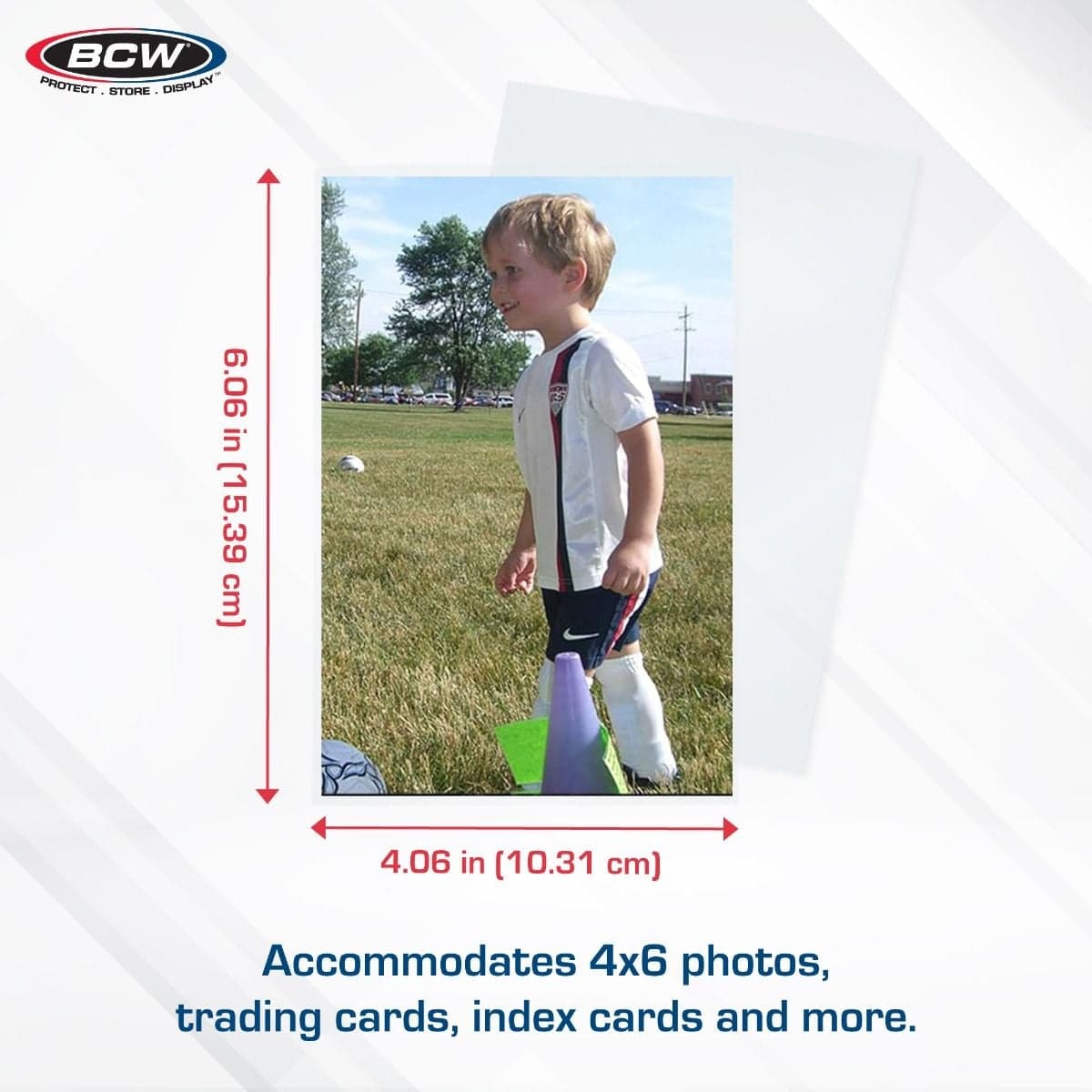 Infographic: A 4x6 photo is shown inside a clear BCW sleeve with labeled dimensions of 4.06 × 6.06 inches (10.31 × 15.39 cm), highlighting that the sleeve accommodates 4x6 photos, trading cards, index cards, and more.