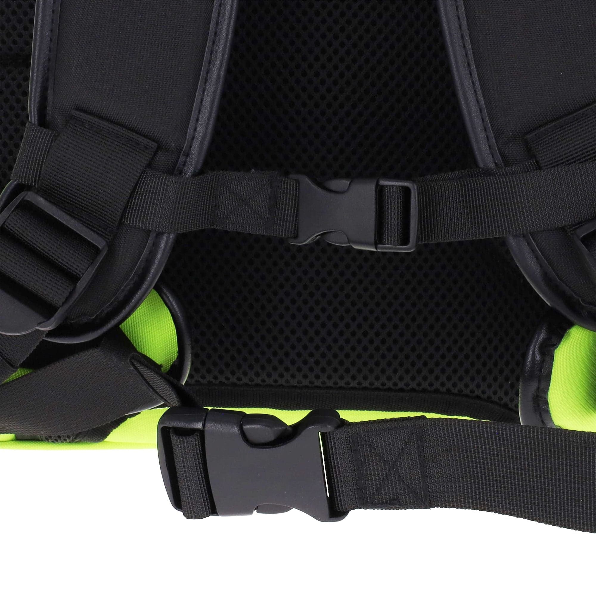 A close up view of the buckles for the shoulder straps, to comfortably transport your backpack under the stress of weight
