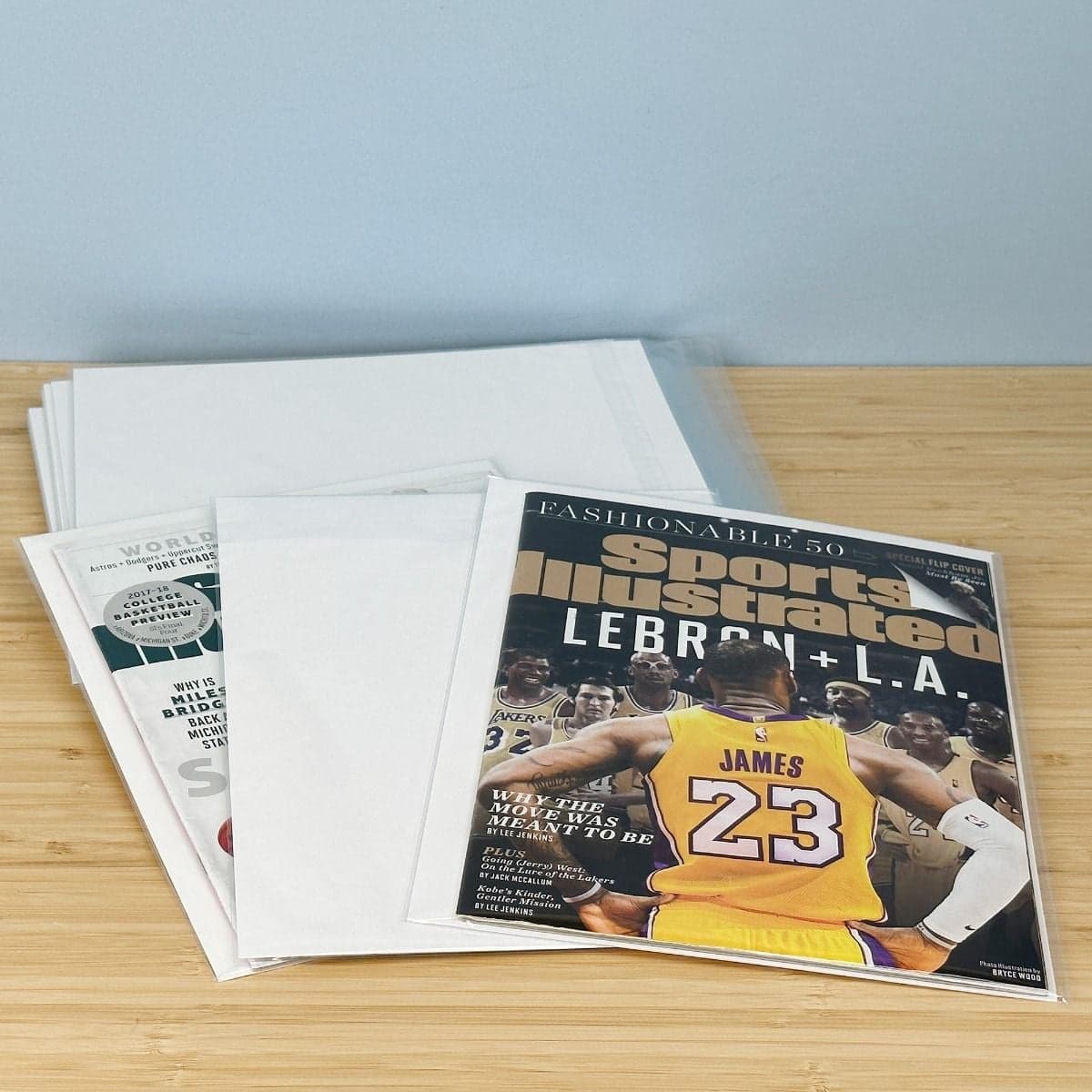 BCW Comic Book Premades. Magazine. reasealable closure. 25 bags and boards.