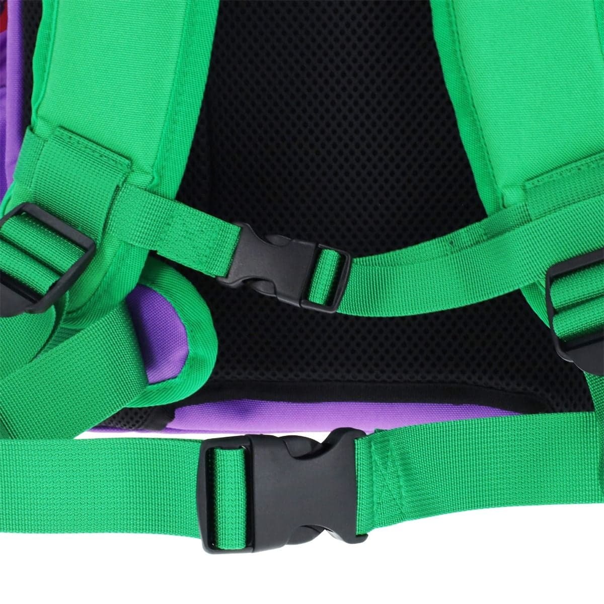 A close up view of the buckles for the shoulder straps, to comfortably transport your backpack under the stress of weight