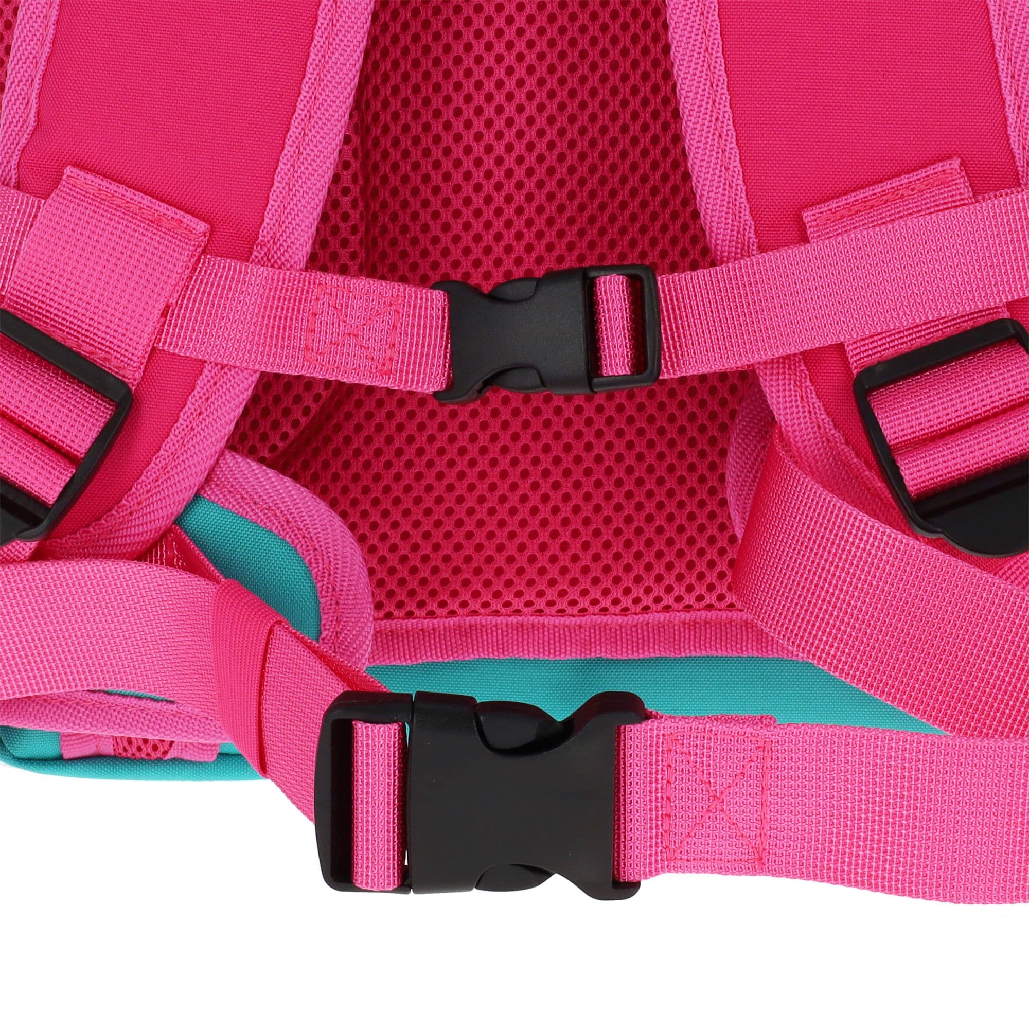 A close up view of the buckles for the shoulder straps, to comfortably transport your backpack under the stress of weight