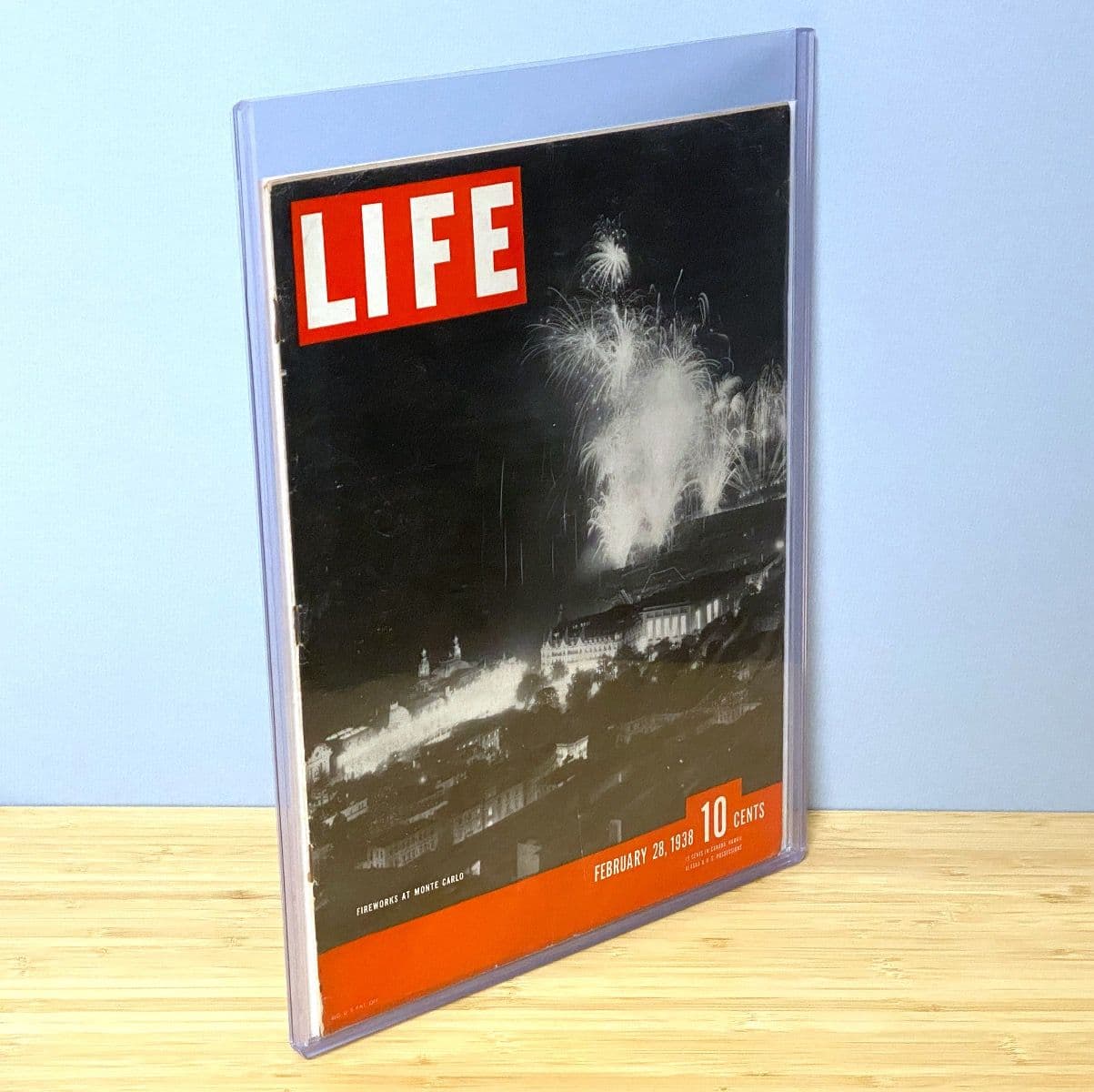 Side View of 1 Life magazine in a BCW Life size Magazine Toploader