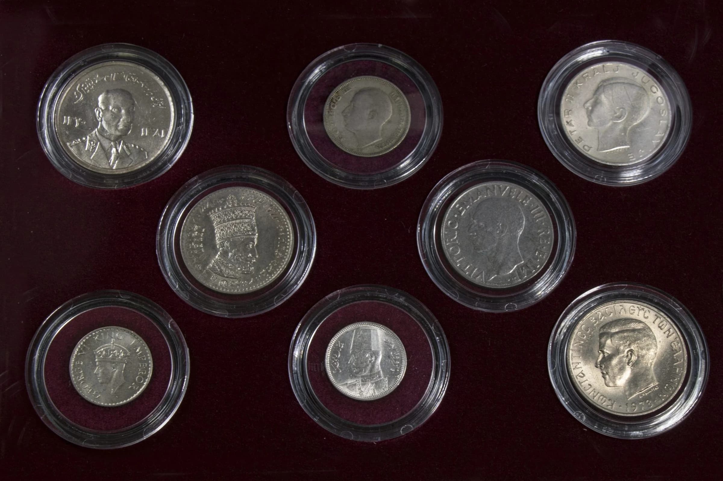 Twilight of the Monarchies Box: A Collection of 8 Coins (Eight-Coin Box) - Image 3