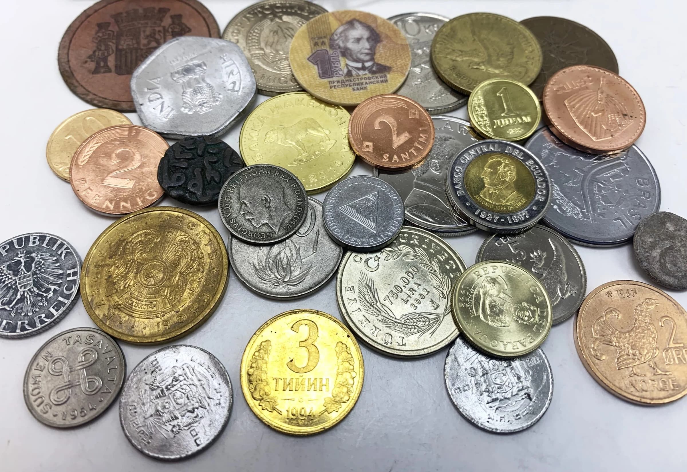 Metals: 30 Coins, 30 Countries, 30 Materials (Clear Box) - Image 3